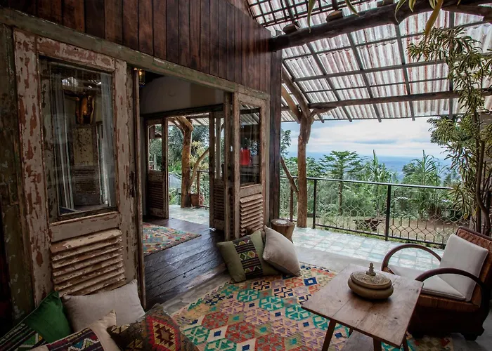ホステル Batukaru Coffee Estate *